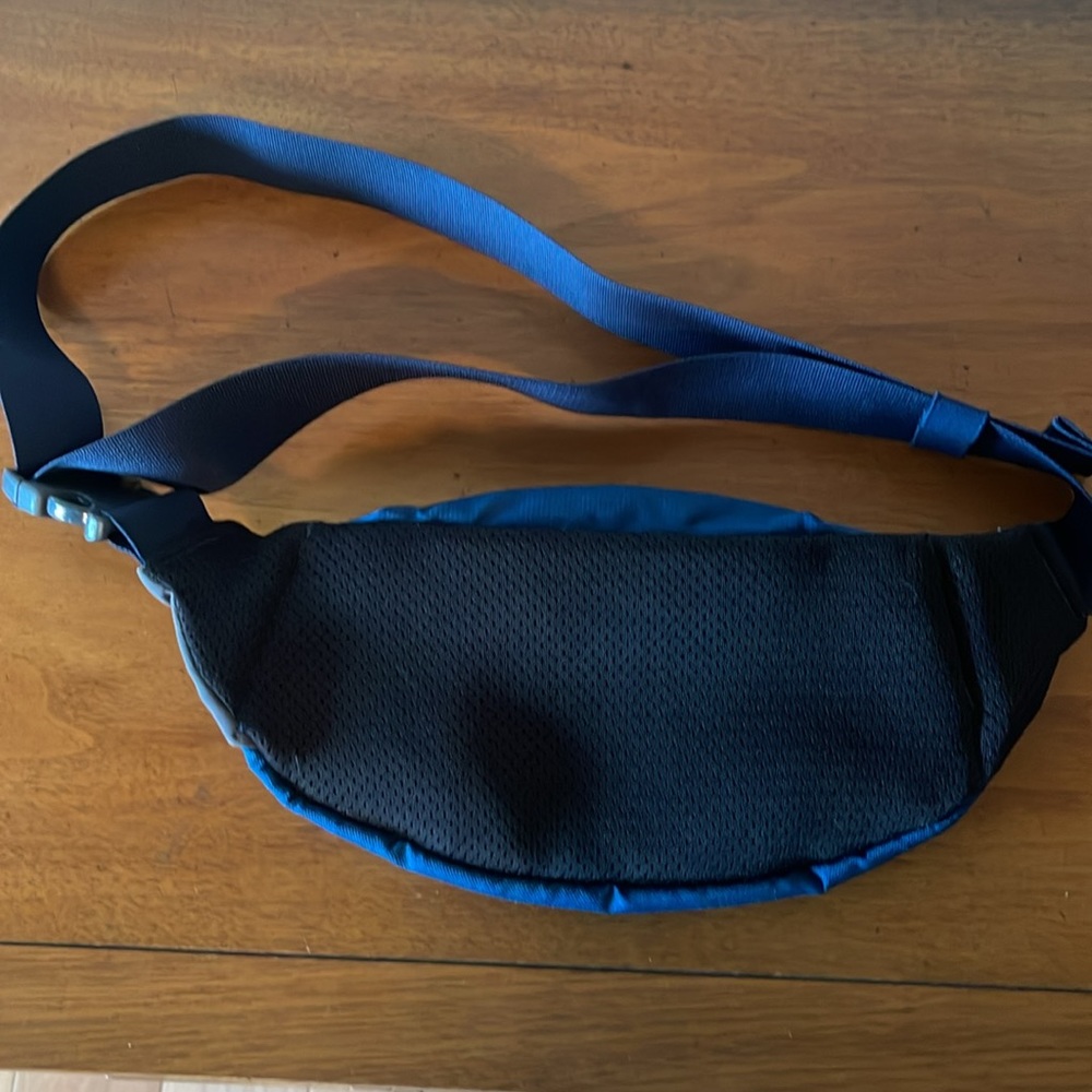 RuffWear Teal Navy Red Waist Pack - Picture 3 of 4